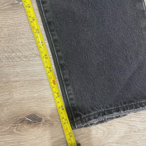 Levi’s Women’s Middy Straight Leg Mid Rise Jeans Black Denim - Picture 6 of 6